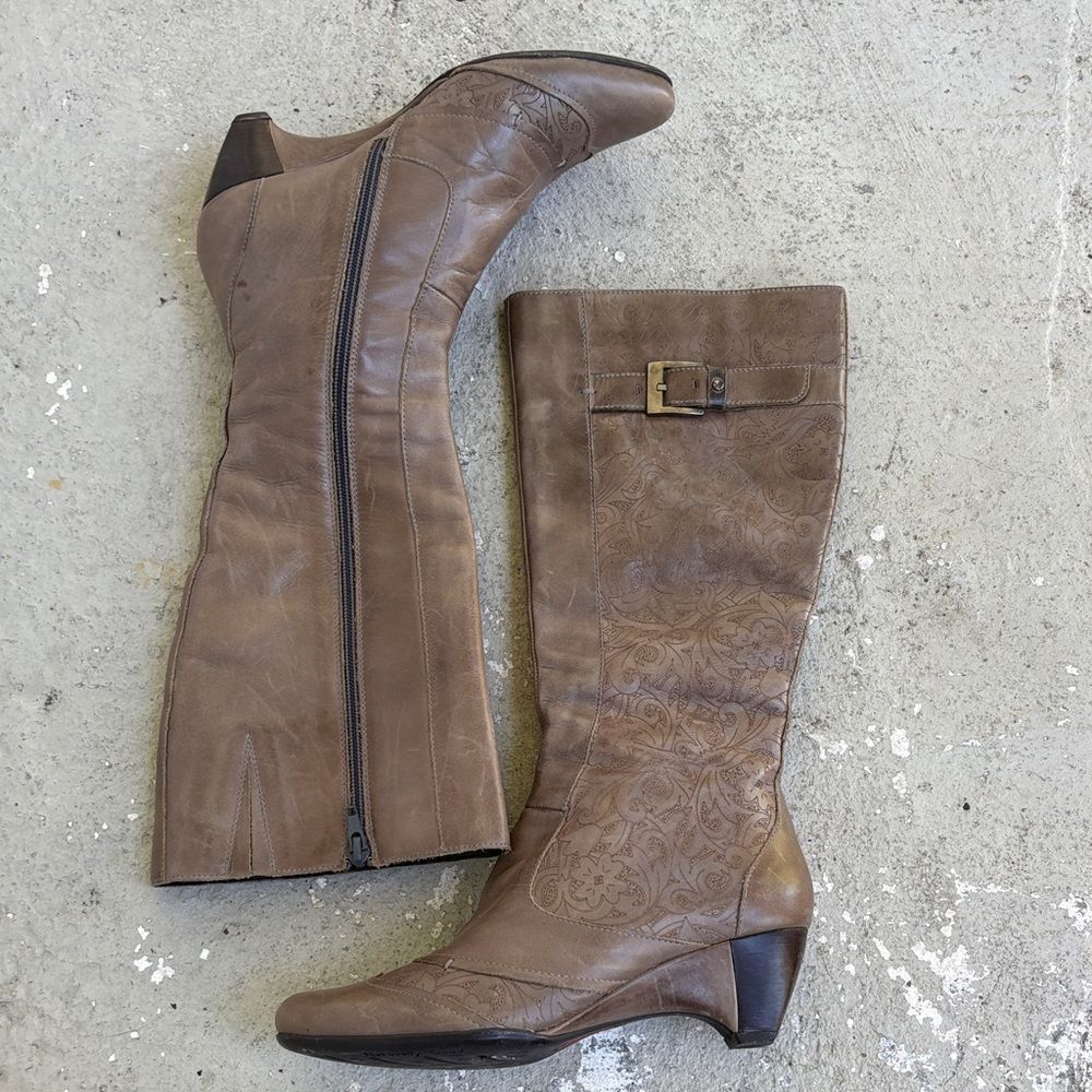 Pokolinos tall boots